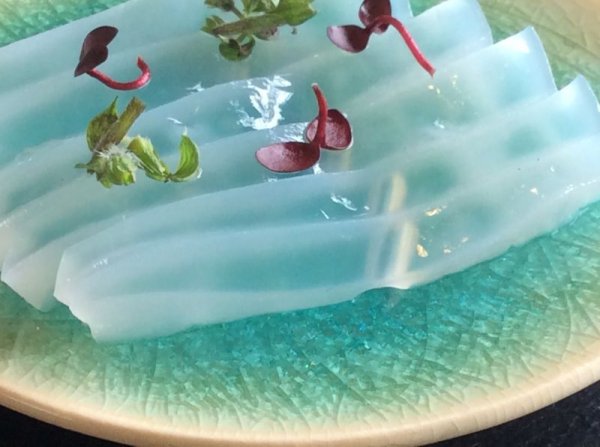 画像1: 「透き通る活いか」【須佐男命いか・３D冷凍・胴のみ】 (1)