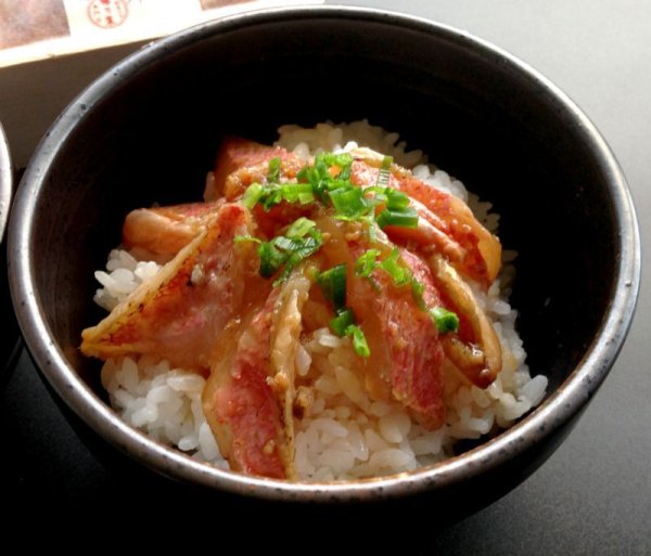 画像4: 剣先イカ・炙りのどぐろ・金太郎（ひめじ）の海鮮三種漬け丼【3種ｘ30ｇｘ3食入】 (4)